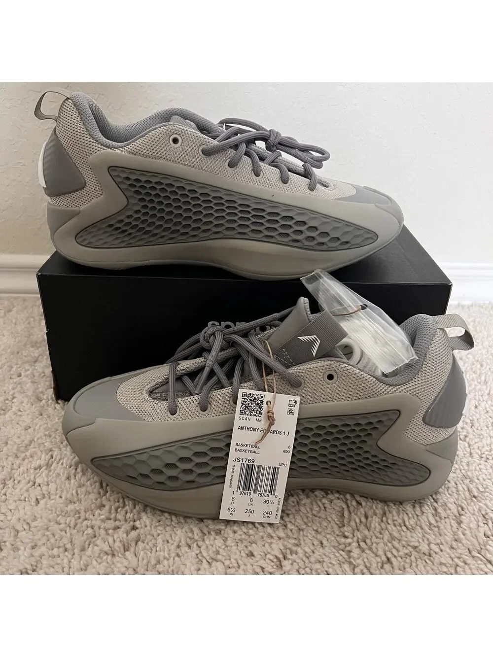 adidas Anthony Edwards 1 Low Top Basketball Sneakers Gray JS1769 Size 6.5 NWT